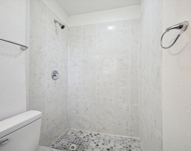 2331 32nd Avenue N - Photo Thumbnail 11