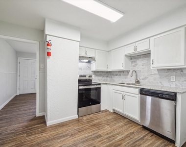 2331 32nd Avenue N - Photo Thumbnail 8