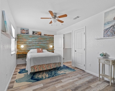 139 W Palm Street - Photo Thumbnail 20