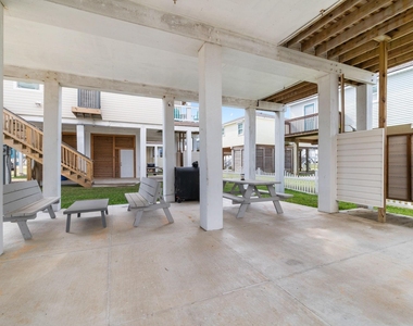 139 W Palm Street - Photo Thumbnail 3