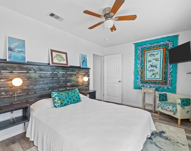 139 W Palm Street - Photo Thumbnail 16