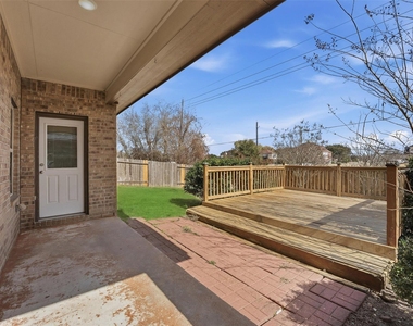 719 Longstreet Drive - Photo Thumbnail 17