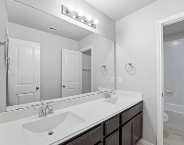719 Longstreet Drive - Photo Thumbnail 13