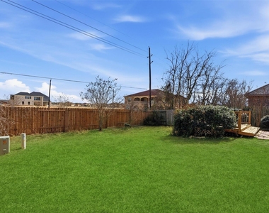 719 Longstreet Drive - Photo Thumbnail 32