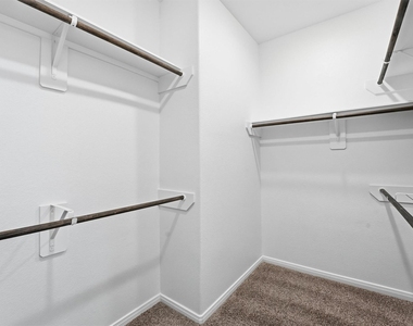 719 Longstreet Drive - Photo Thumbnail 7