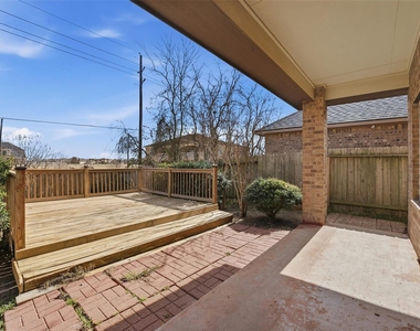 719 Longstreet Drive - Photo Thumbnail 16