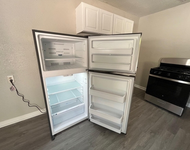 4831 Sycamore Avenue Avenue - Photo Thumbnail 7