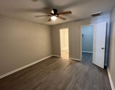 4831 Sycamore Avenue Avenue - Photo Thumbnail 2