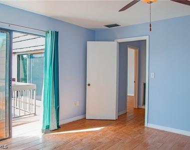 148 Lake Point Ln - Photo Thumbnail 9