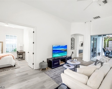16188 Parque Ln - Photo Thumbnail 6