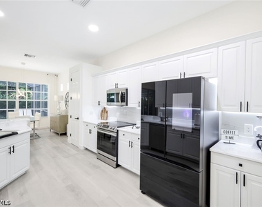 16188 Parque Ln - Photo Thumbnail 12