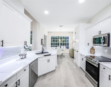 16188 Parque Ln - Photo Thumbnail 11