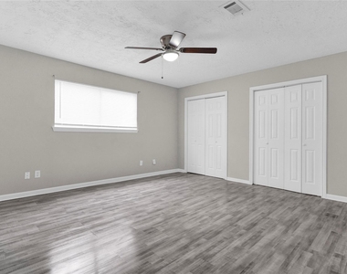 2055 Little Cedar Drive - Photo Thumbnail 3