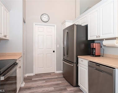 5125 Cedar Springs Drive - Photo Thumbnail 6