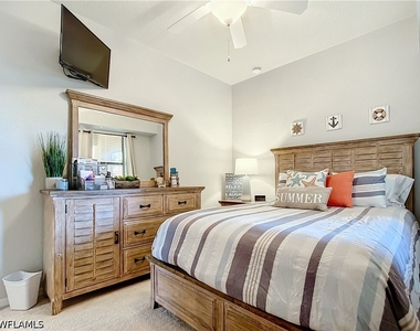 9715 Acqua Court - Photo Thumbnail 35