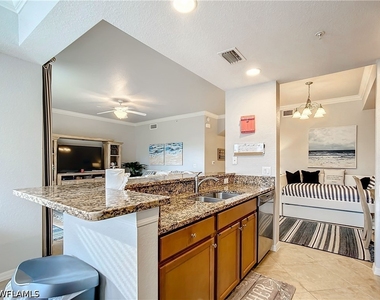 9715 Acqua Court - Photo Thumbnail 17