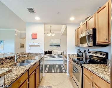 9715 Acqua Court - Photo Thumbnail 15