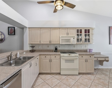 5778 Greenwood Circle - Photo Thumbnail 9