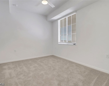 5749 Double Eagle Cir - Photo Thumbnail 18
