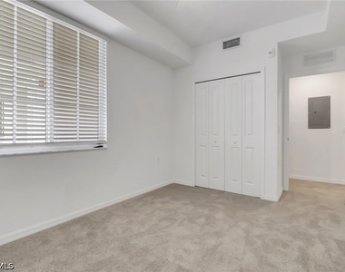 5749 Double Eagle Cir - Photo Thumbnail 14