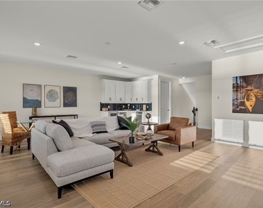 15429 Turin Drive - Photo Thumbnail 33