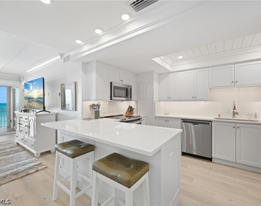 3443 Gulf Shore Boulevard N - Photo Thumbnail 7