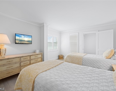 3443 Gulf Shore Boulevard N - Photo Thumbnail 15