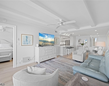 3443 Gulf Shore Boulevard N - Photo Thumbnail 3
