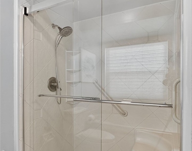 5060 Coldstream Lane - Photo Thumbnail 23