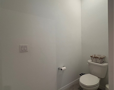 2458 Orchard Street - Photo Thumbnail 27