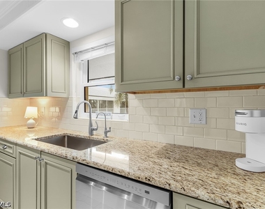 4126 Belair Lane - Photo Thumbnail 12