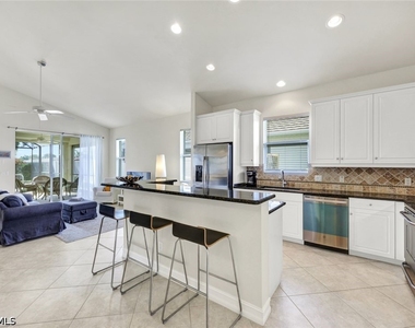 684 98th Avenue N - Photo Thumbnail 9