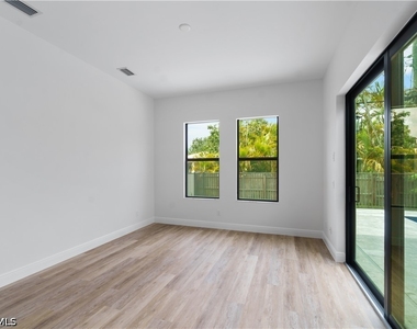 837 91st Avenue N - Photo Thumbnail 5