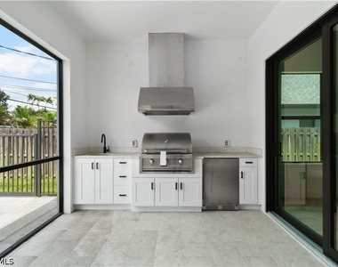 837 91st Avenue N - Photo Thumbnail 14