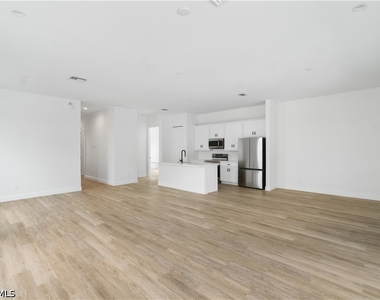 837 91st Avenue N - Photo Thumbnail 2