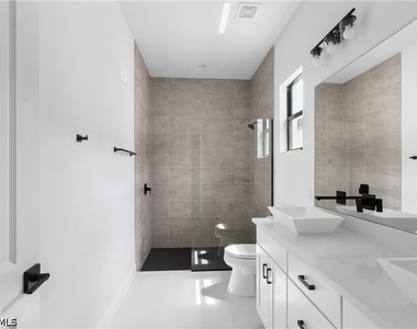 837 91st Avenue N - Photo Thumbnail 6