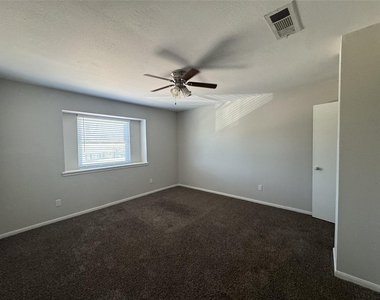 3818 Willow Springs Lane - Photo Thumbnail 8