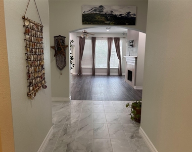 21806 Silverpeak Court - Photo Thumbnail 4