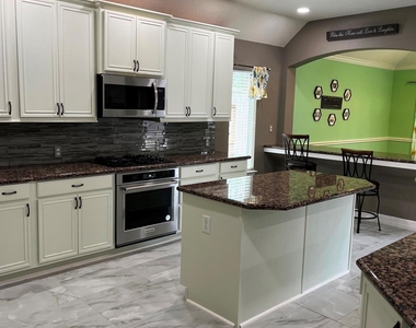 21806 Silverpeak Court - Photo Thumbnail 8