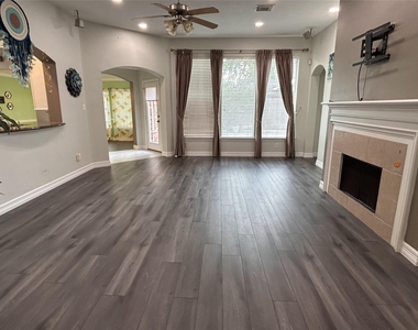 21806 Silverpeak Court - Photo Thumbnail 5