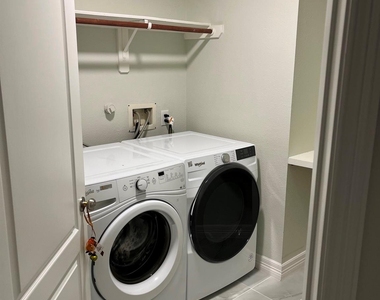 21806 Silverpeak Court - Photo Thumbnail 16