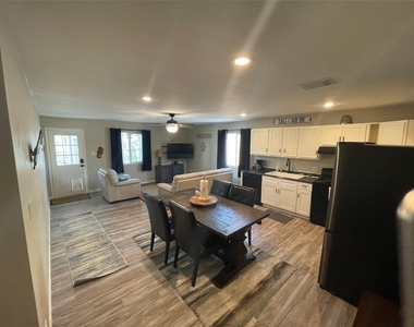 1016 Hardee Street - Photo Thumbnail 9