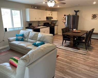 1016 Hardee Street - Photo Thumbnail 5