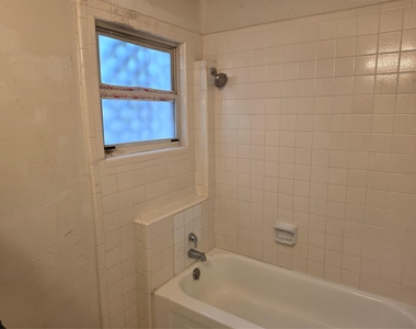 1226 W Gray Street - Photo Thumbnail 12