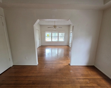 1226 W Gray Street - Photo Thumbnail 4