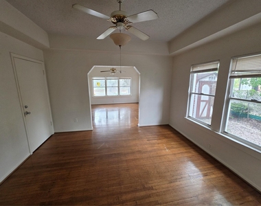 1226 W Gray Street - Photo Thumbnail 2
