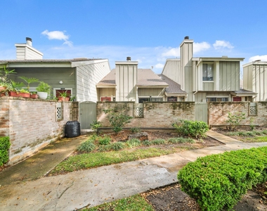 7119 Brendam Lane - Photo Thumbnail 8