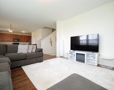1203 Lavender Shade Court - Photo Thumbnail 8