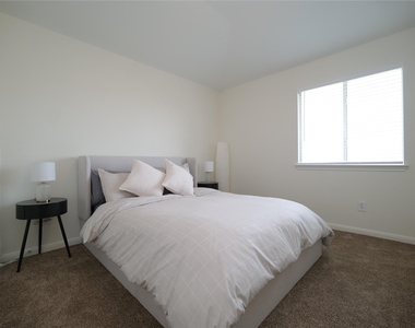 1203 Lavender Shade Court - Photo Thumbnail 19