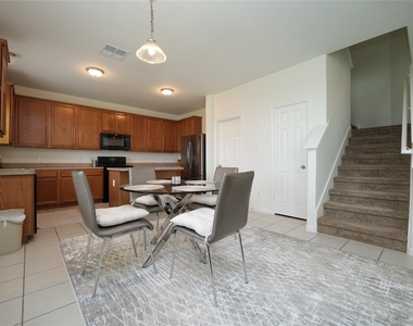 1203 Lavender Shade Court - Photo Thumbnail 10